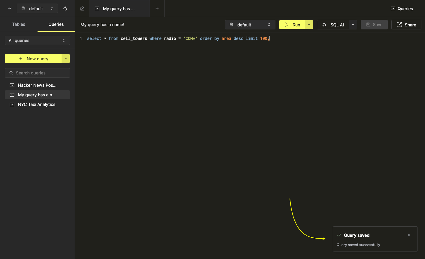 쿼리 편집기 도구 모음에 있는 저장 버튼